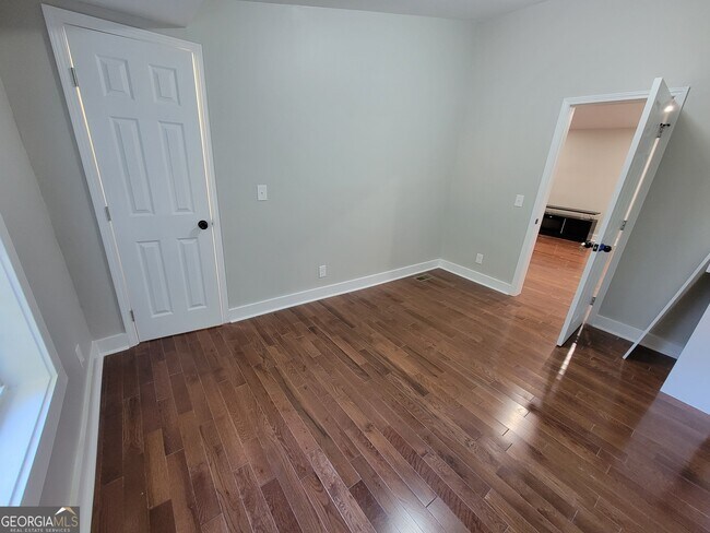 Building Photo - 768 4th St