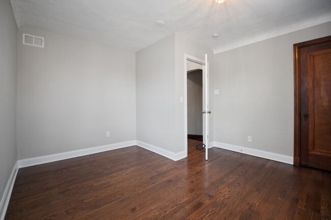 Building Photo - TGS Upstairs Lounge