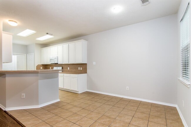 Building Photo - 215 N Burberry Park Cir