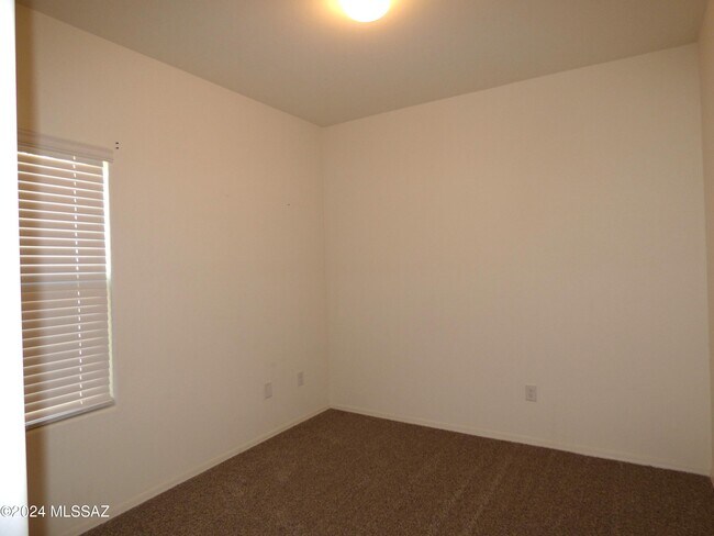 Building Photo - 10208 N Crooked Peak Trail