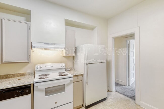 Building Photo - 1275 Detroit St