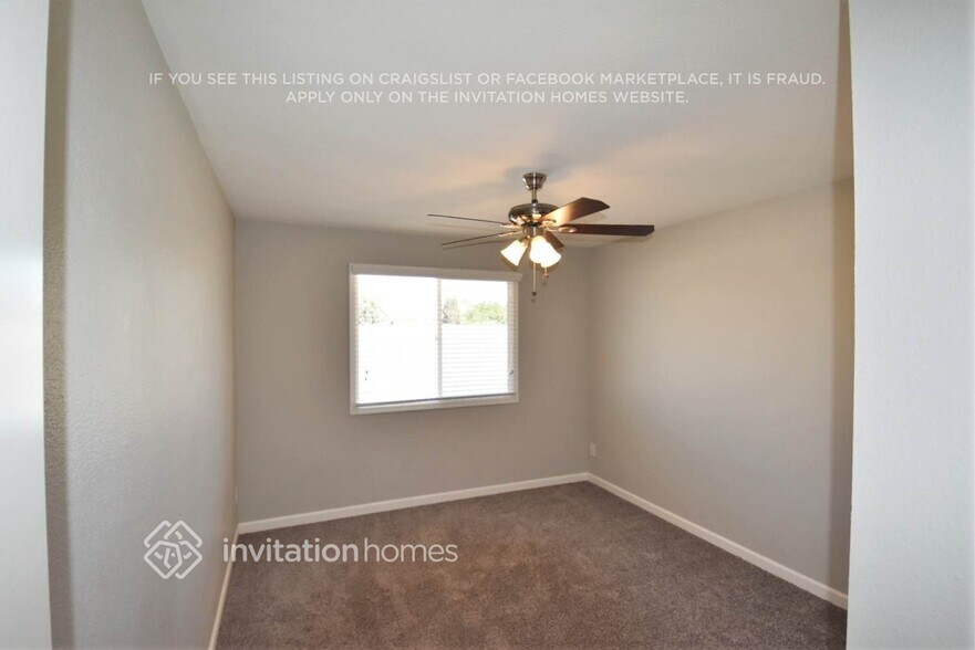 Building Photo - 2520 E Manhatton Dr