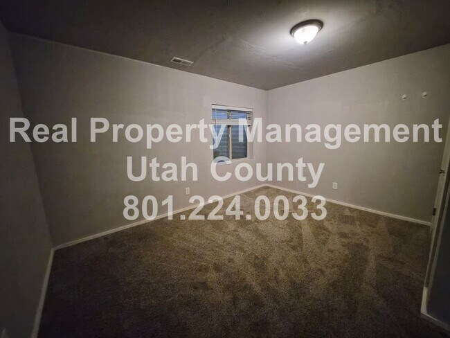 Building Photo - Townhome in Eagle Mountain