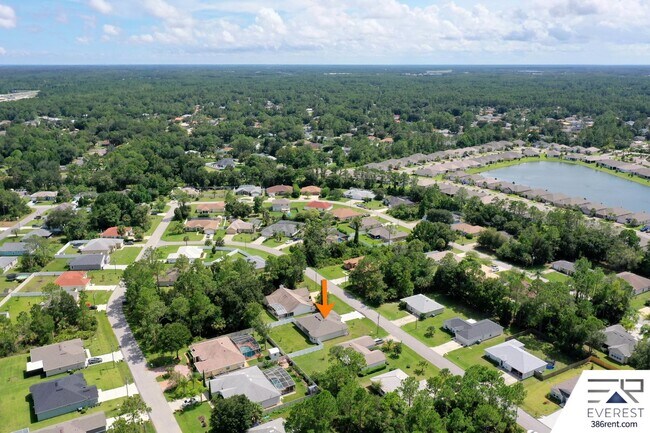 Building Photo - FULLY FENCED, LIKE NEW 3/2/2 IN DESIRABLE PINE GROVE