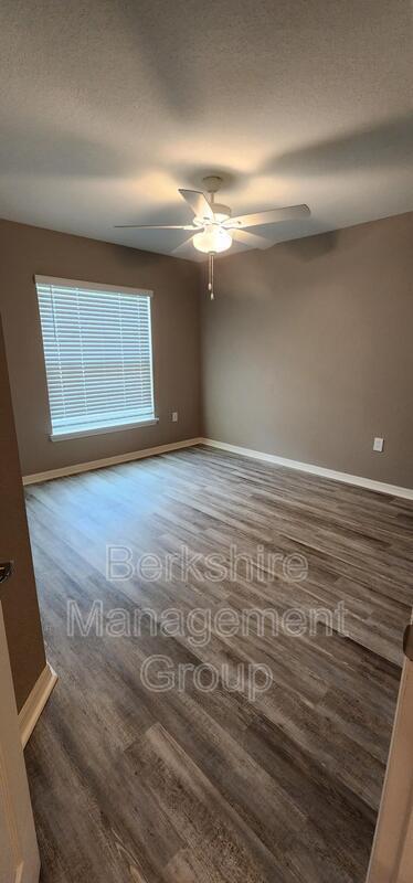 Building Photo - 1136 Brook Meadow Dr