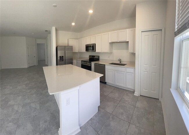 Building Photo - 2440 Skyline Lp