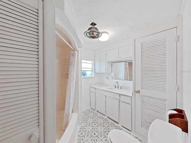 Building Photo - 7332 Sealawn Dr