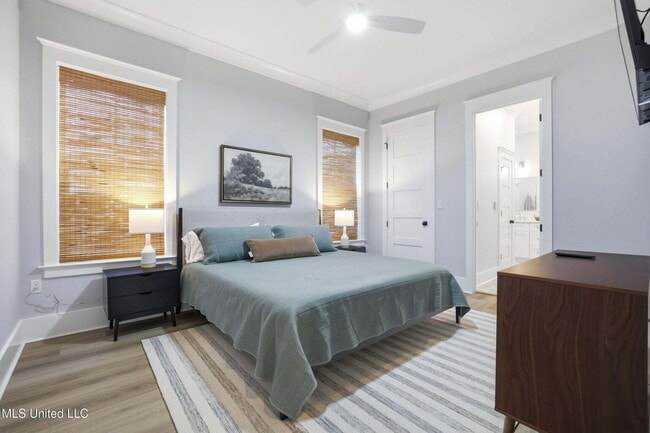 Building Photo - Fully furnished brand new home with garage!