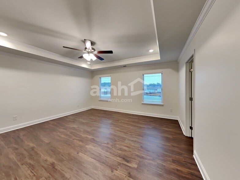 Building Photo - 2003 Windsor Park Ave