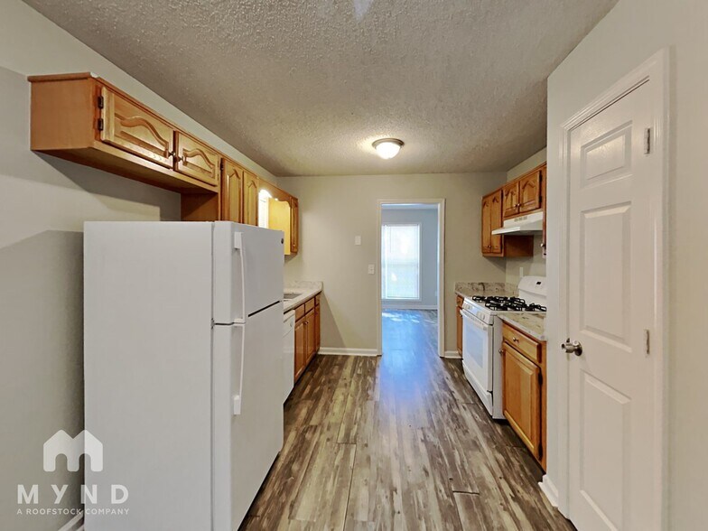 Building Photo - 3640 Willow Tree Cir