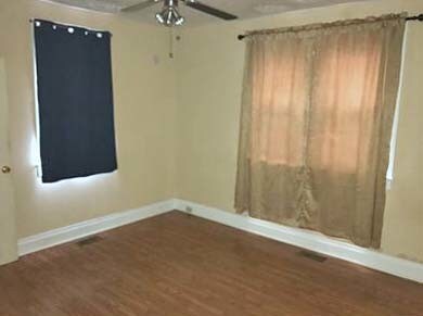 Building Photo - 300 Smythe St