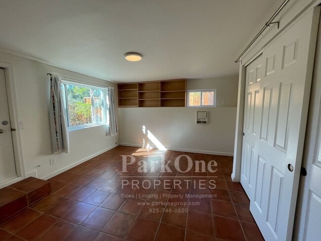 Building Photo - Spacious Home In Lafayette Hills