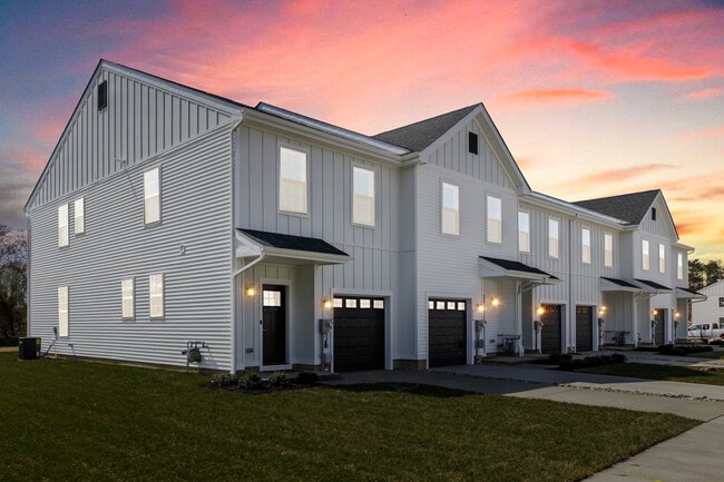 The Retreat @ 385 - 385 N Tuckahoe Rd