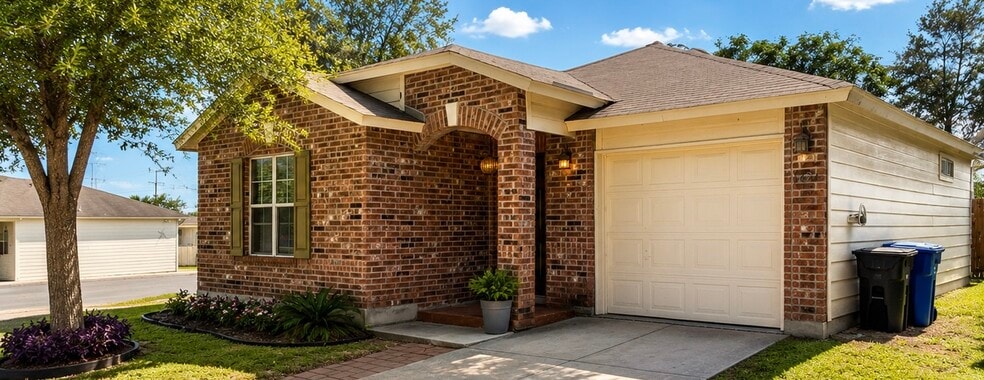 Building Photo - 1427 Range Fld