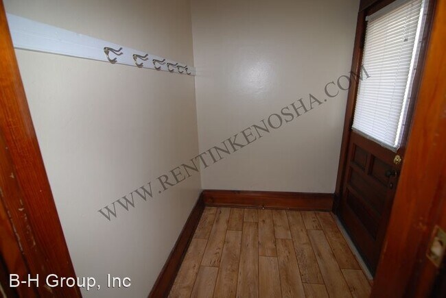 Building Photo - 4038 10th Ave