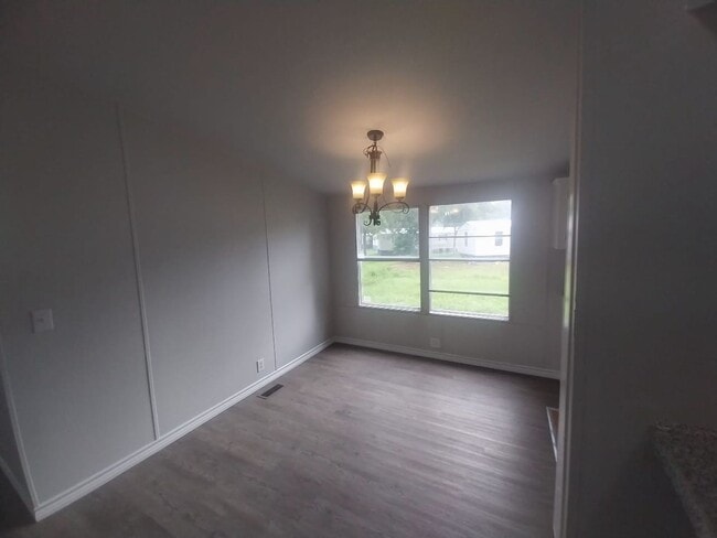 Building Photo - Stunning Manufactured house ready to move in!