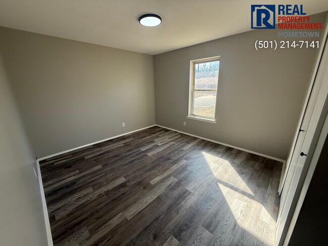 Building Photo - 37 Meadowlark Dr
