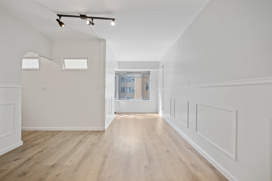 Building Photo - 1711 Massachusetts Ave NW