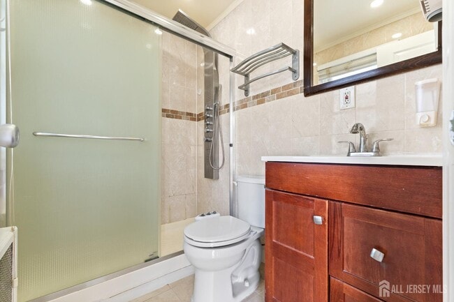 Building Photo - 28 St Ann St