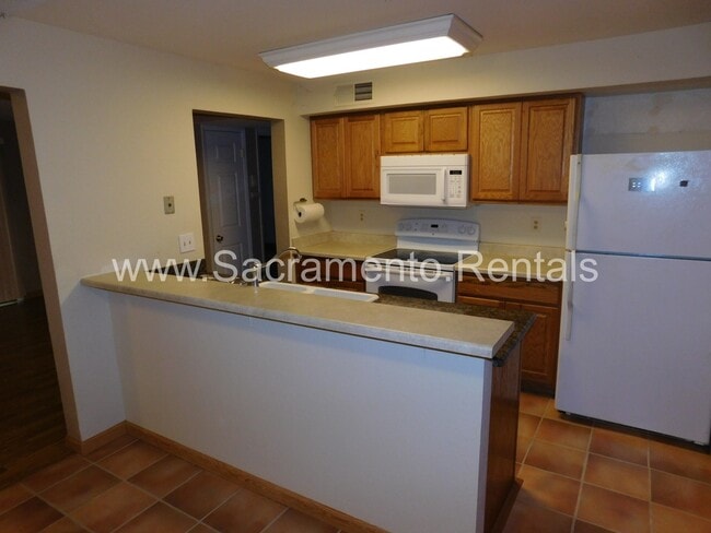 Building Photo - 550 Del Verde Cir