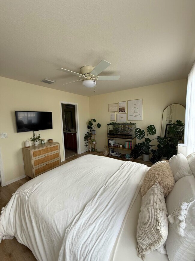 Building Photo - 2759 SE Birmingham Dr