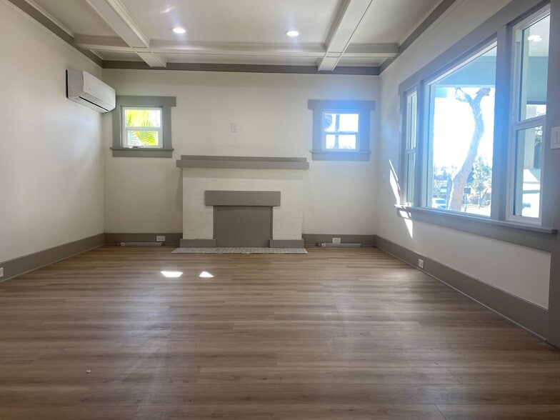 Building Photo - 1826 Lincoln Ave