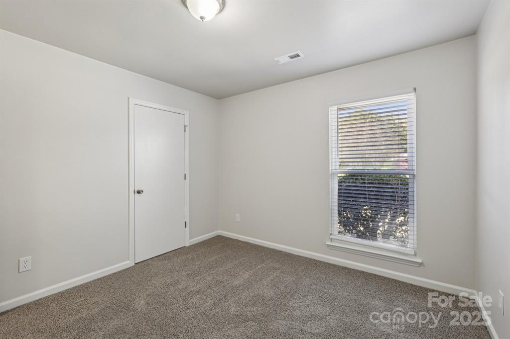 Building Photo - 7030 Huntsmaster Dr