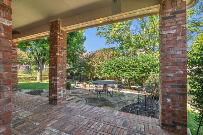 Building Photo - Herritage Ranch Gem