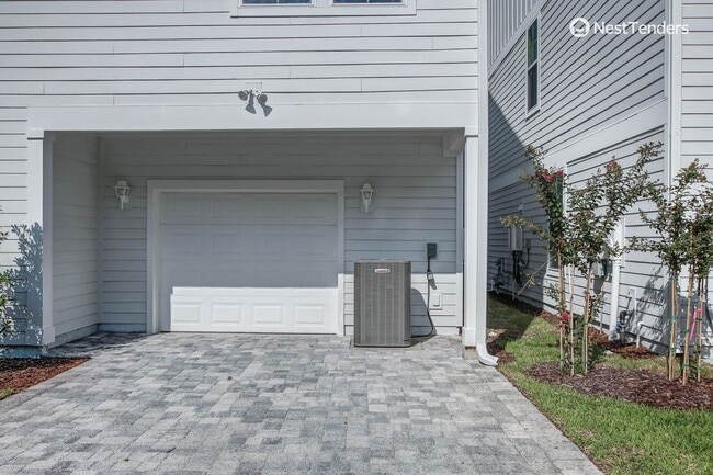 Building Photo - Amelia Island Coastal Charmer!