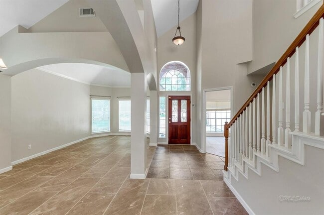 Building Photo - 20419 Cajon Canyon Ct