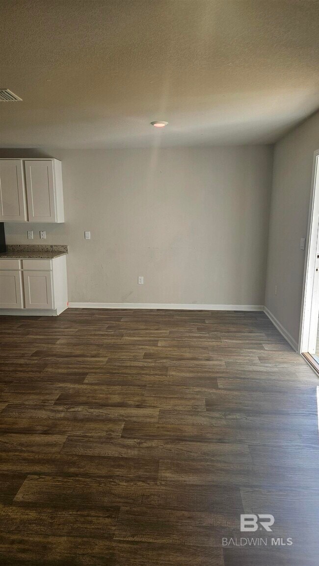 Building Photo - 23432 Shadowridge Dr