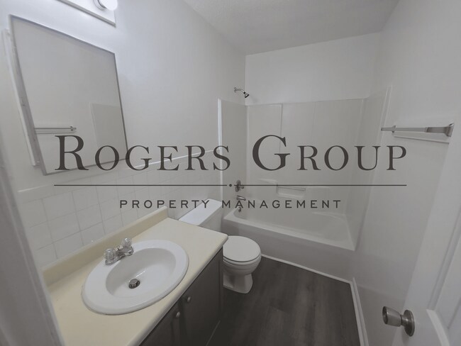 Building Photo - #450 - 228-230 Wilmington Ave Duplex