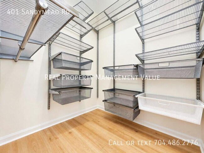 Building Photo - 401 Sandymead Rd