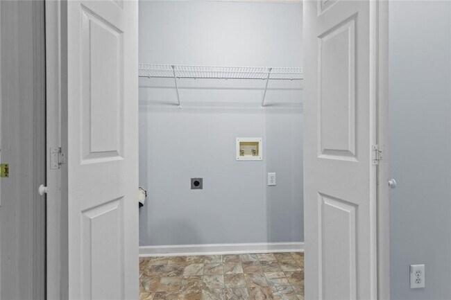 Building Photo - 2510 Fort Daniels Dr NE