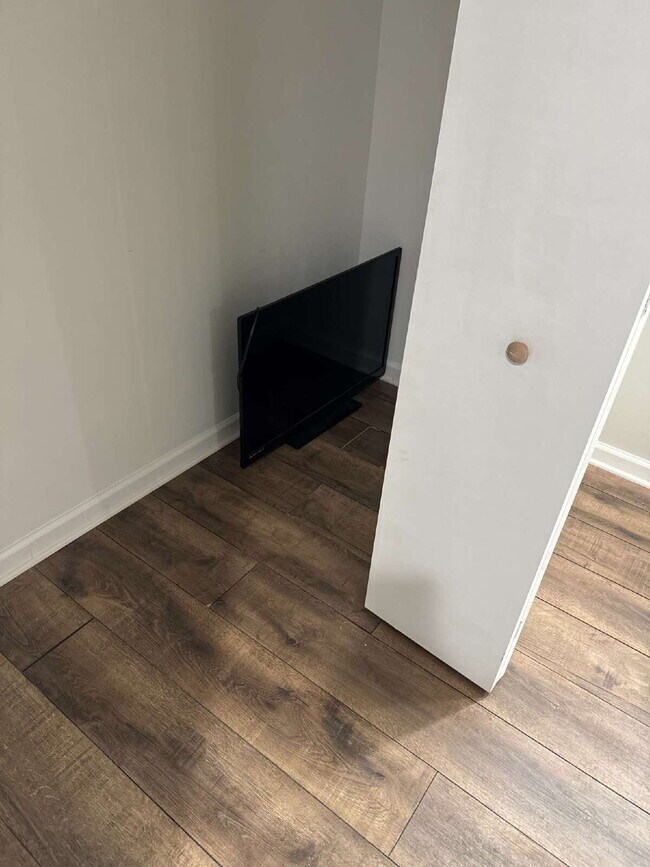 Building Photo - 3702 Chesapeake Way