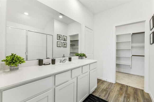 Building Photo - 3126 Stonebriar Dr