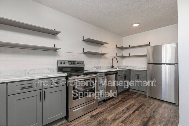 Building Photo - 1147 E Elm St