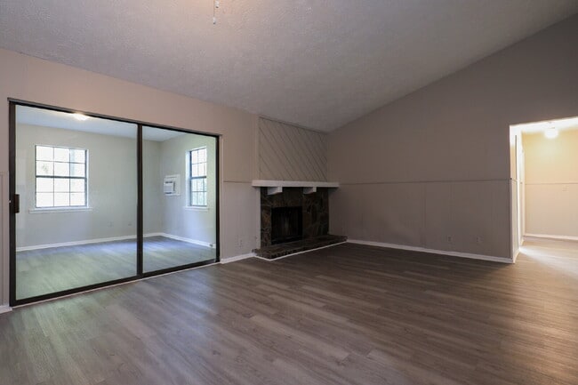 Building Photo - 3069 Caliente Ln