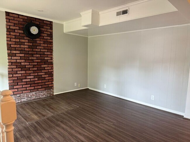 Building Photo - For Rent - Antioch 3 Bedroom house with Bo...