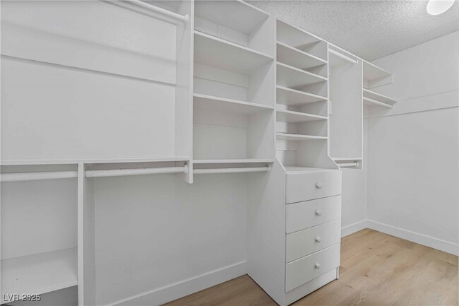 Building Photo - 4630 Bountiful Way