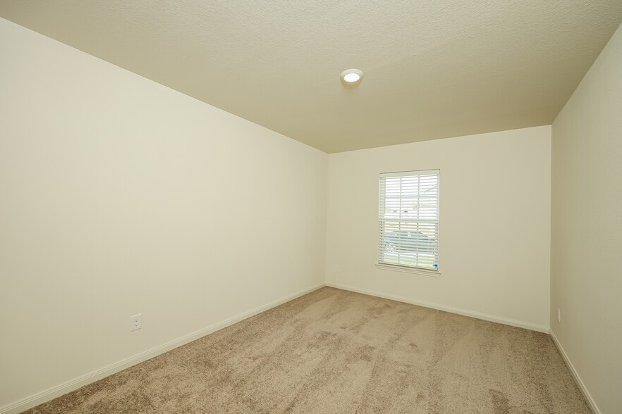 Building Photo - 7310 Lazy Cyn