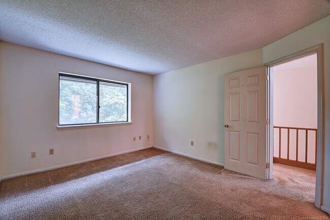 Building Photo - 298 Conestoga Way