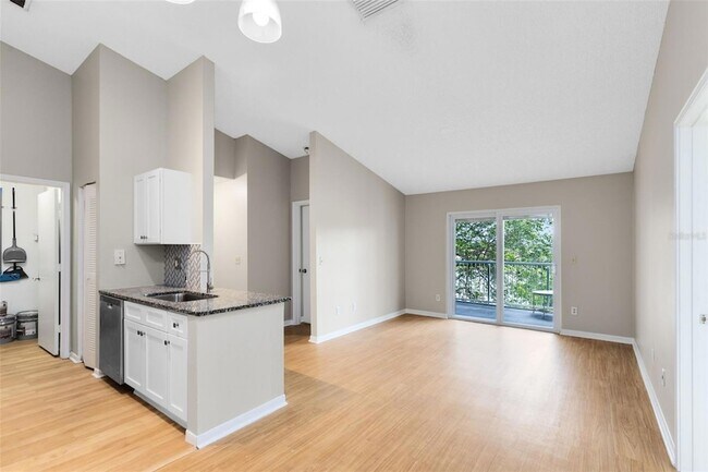 Building Photo - 2533 Grassy Point Dr