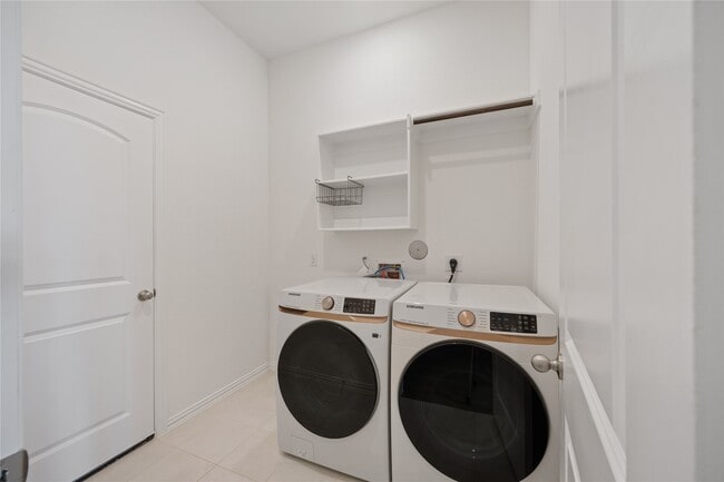 Building Photo - 27507 Aster Grn Dr