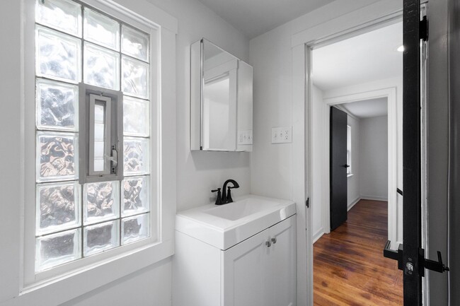 Building Photo - FULLY RENOVATED BEDROOM IN MUNHALL! LEASE ...