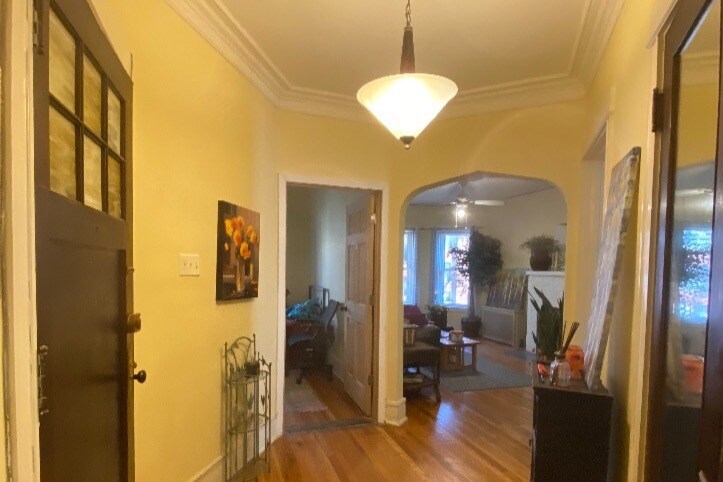 Building Photo - 5614 N Wayne Ave