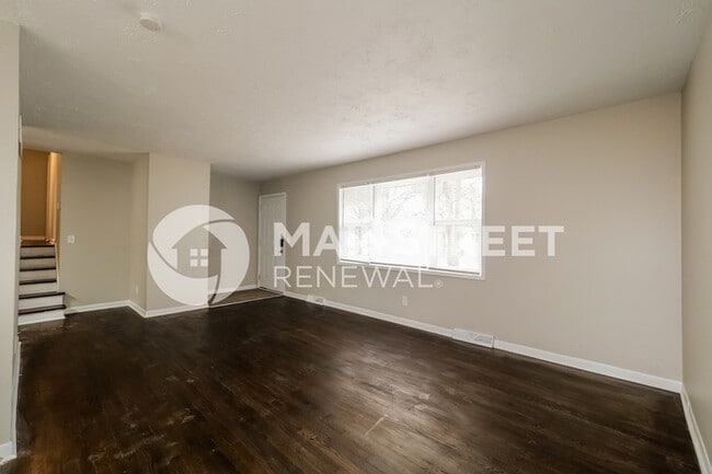 Building Photo - 7960 NE 56th St
