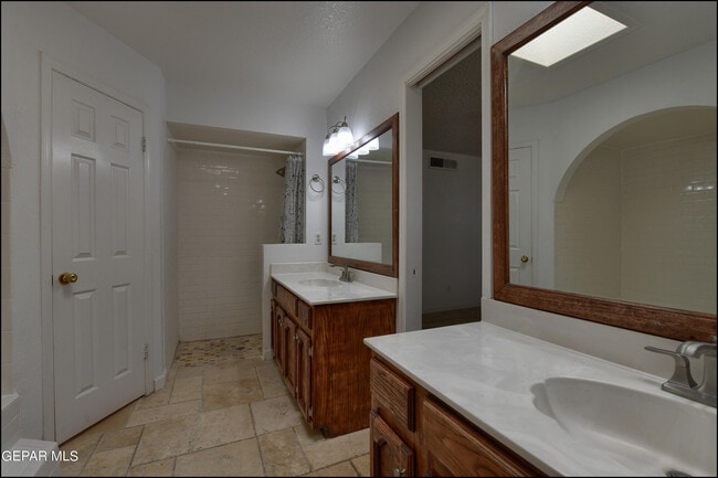 Building Photo - 829 Dulce Tierra Dr