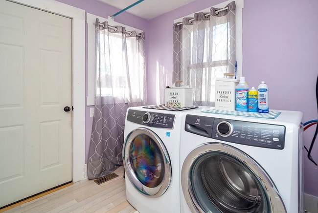 Building Photo - 111 E Jackson St