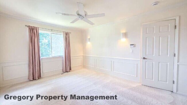 Building Photo - Light and Bright Home in the Desirable Upland View Neighborhood